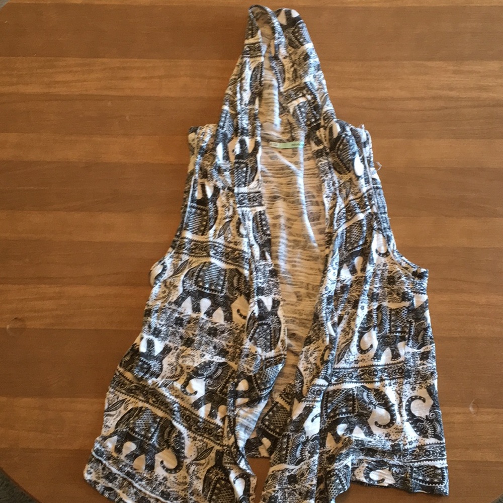 Hooded tank cover